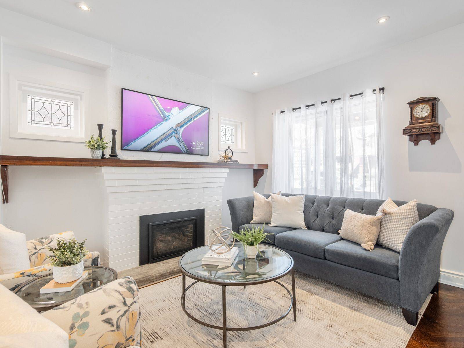 Toronto E02, ON M4L 3K2,42 Normandy BLVD