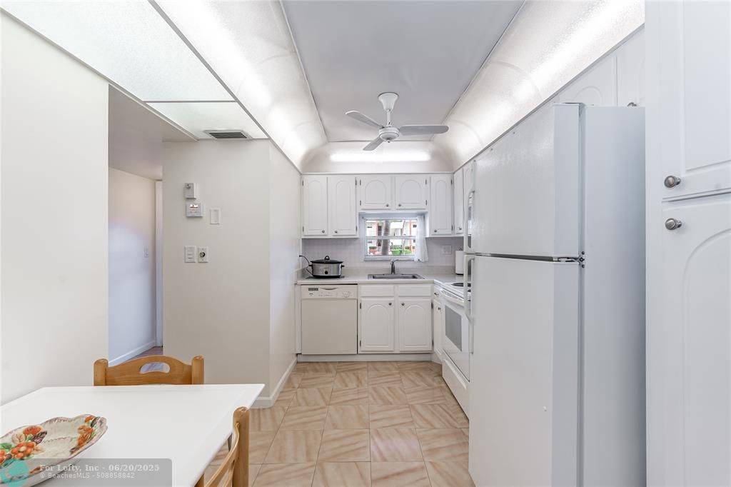Pembroke Pines, FL 33025,811 S Hollybrook Dr  #103