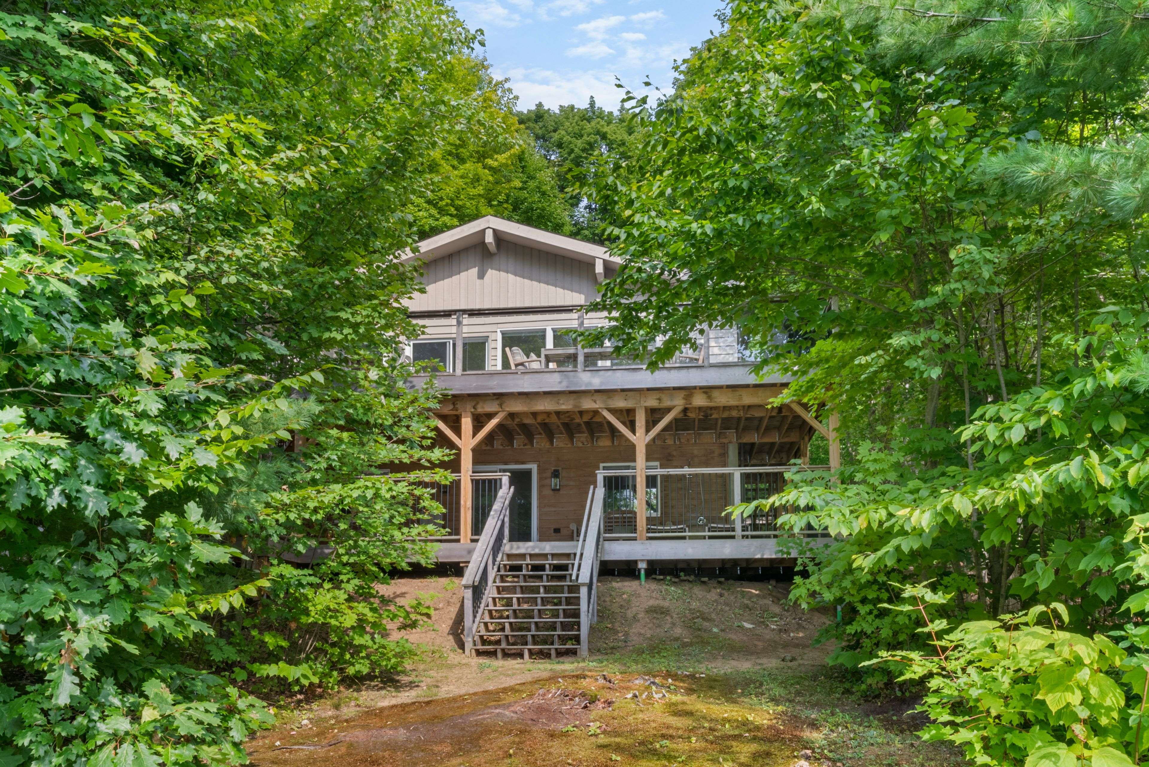 Tiny, ON L9M 0B5,152 Farlain Lake RD E #Cottage