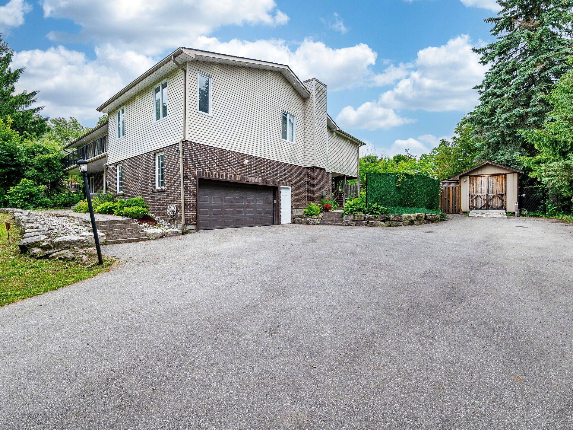 Caledon, ON L7C 2A7,34 Kennedy RD
