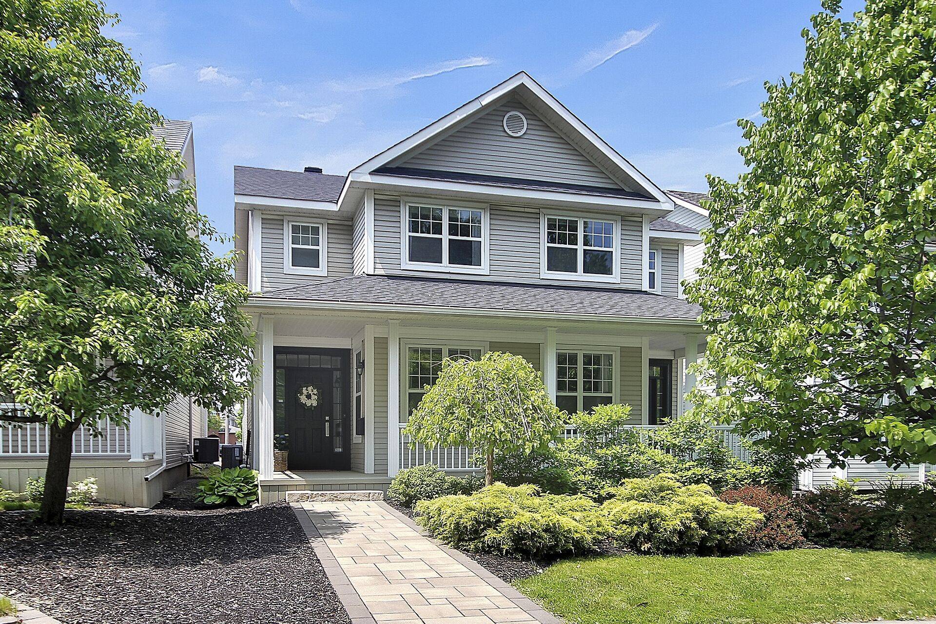 Barrhaven, ON K2J 4X2,75 Berrigan DR