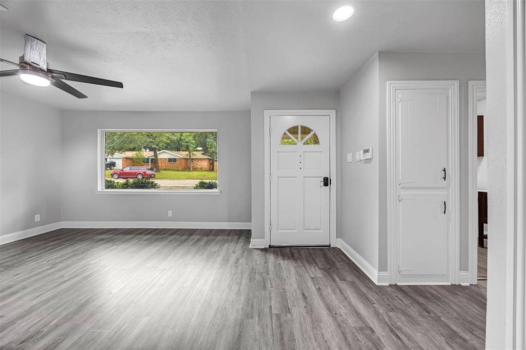Euless, TX 76040,704 Oakwood Drive