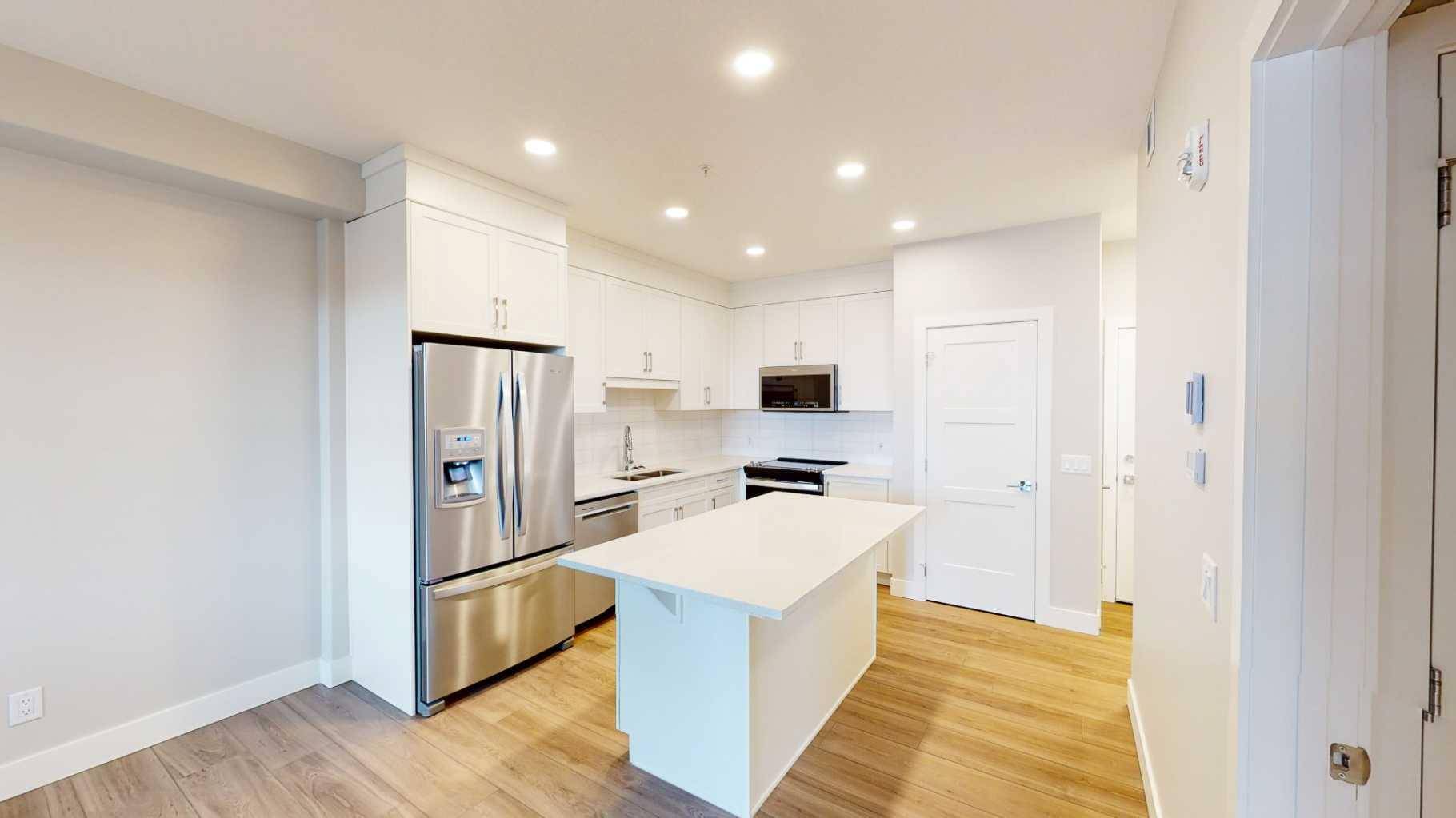 Calgary, AB T3H 6G3,8355 19 AVE SW #220