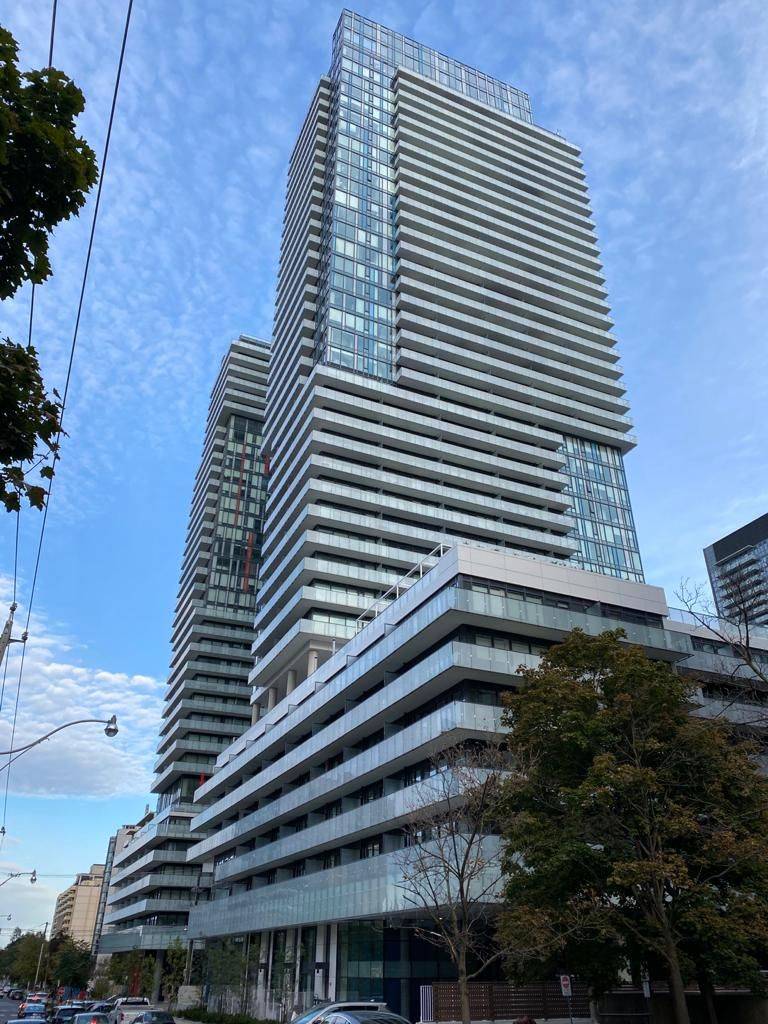Toronto C10, ON M4P 0C8,161 ROEHAMPTON AVE #217