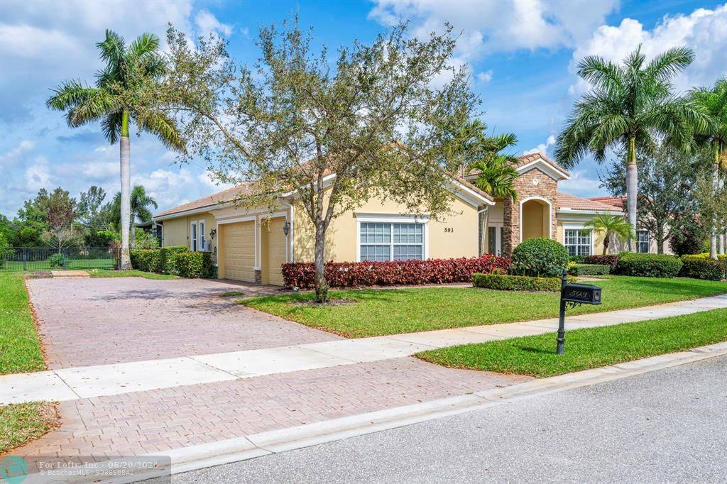 Stuart, FL 34997,593 SE Tres Belle Circle