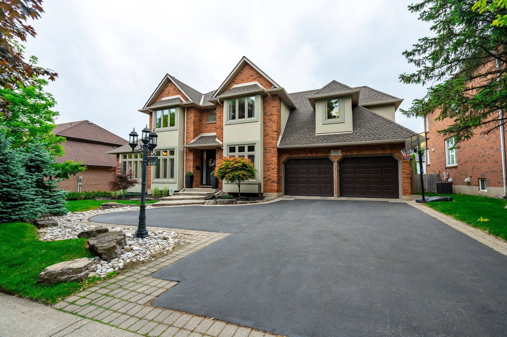 Hamilton, ON L9G 4X6,447 GOLF LINKS RD