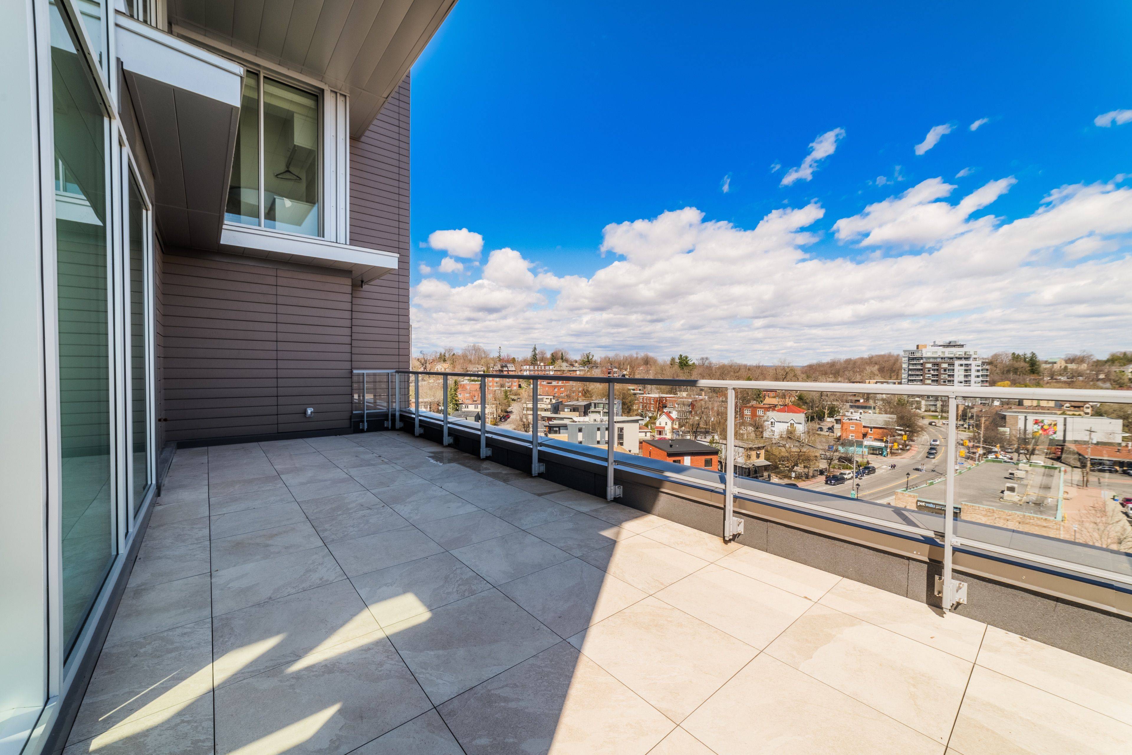 Vanier And Kingsview Park, ON K1L 7Z9,135 Barrette ST #PH3