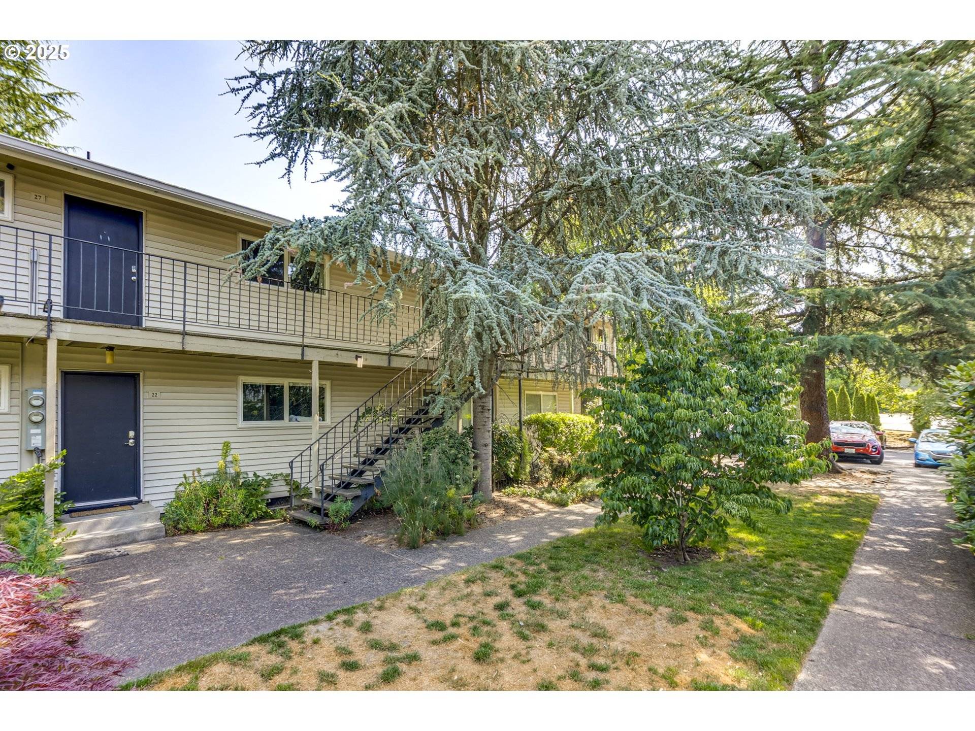 Portland, OR 97219,6825 SW CAPITOL HILL RD #27