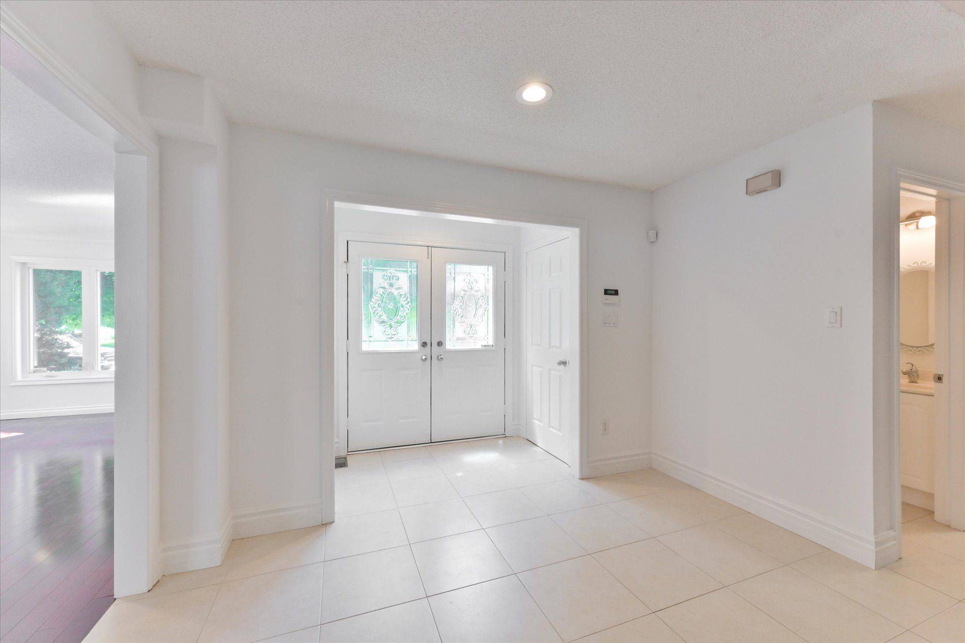 Oakville, ON L6J 6P7,2216 Dunvegan AVE