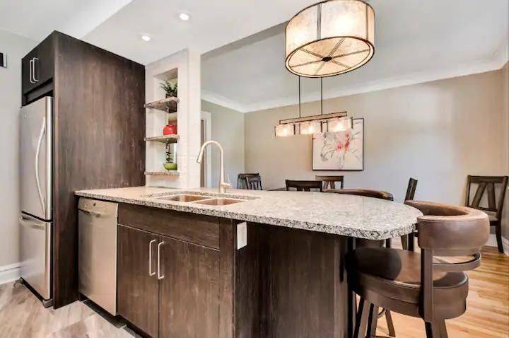 West Centre Town, ON K1Y 2G2,117 Bayswater AVE