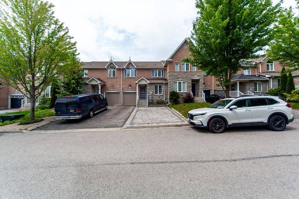 Newmarket, ON L3X 2R5,71 Red River CRES