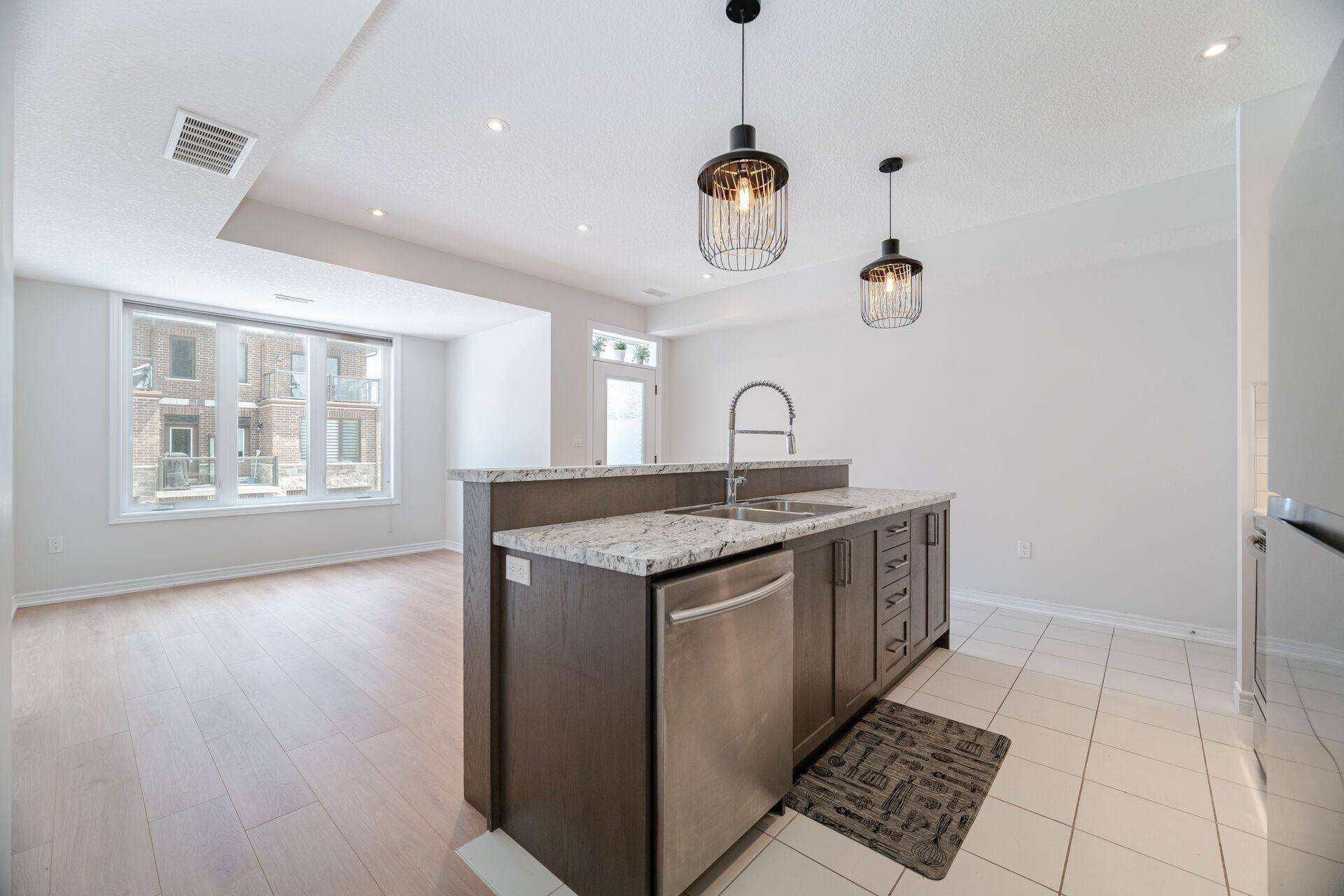 Milton, ON L9T 9K4,445 Ontario ST S #52