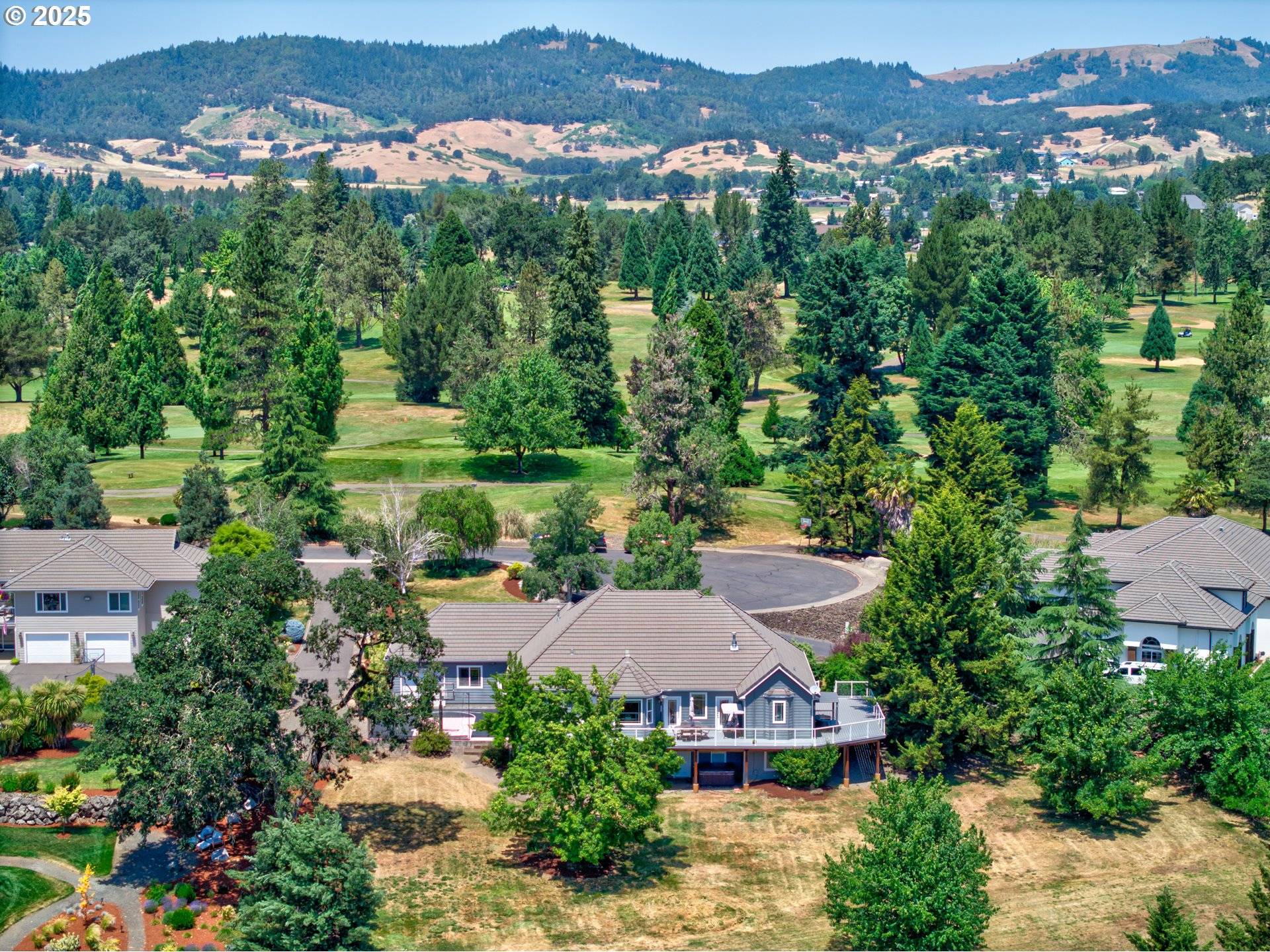 Roseburg, OR 97471,295 FAIRWAY VILLAGE LN