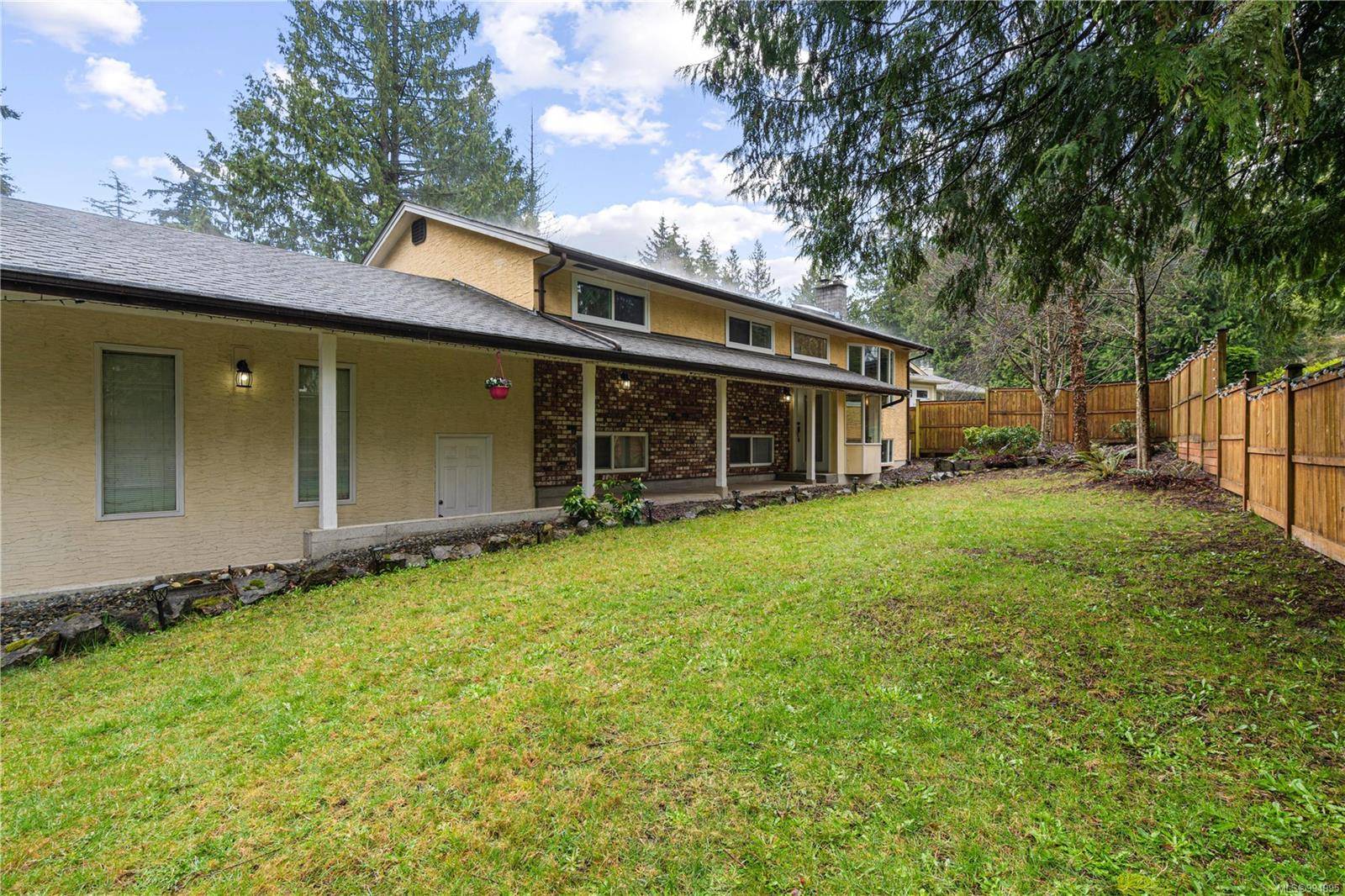 Nanaimo, BC V9T 2V9,3477 Hillside Ave