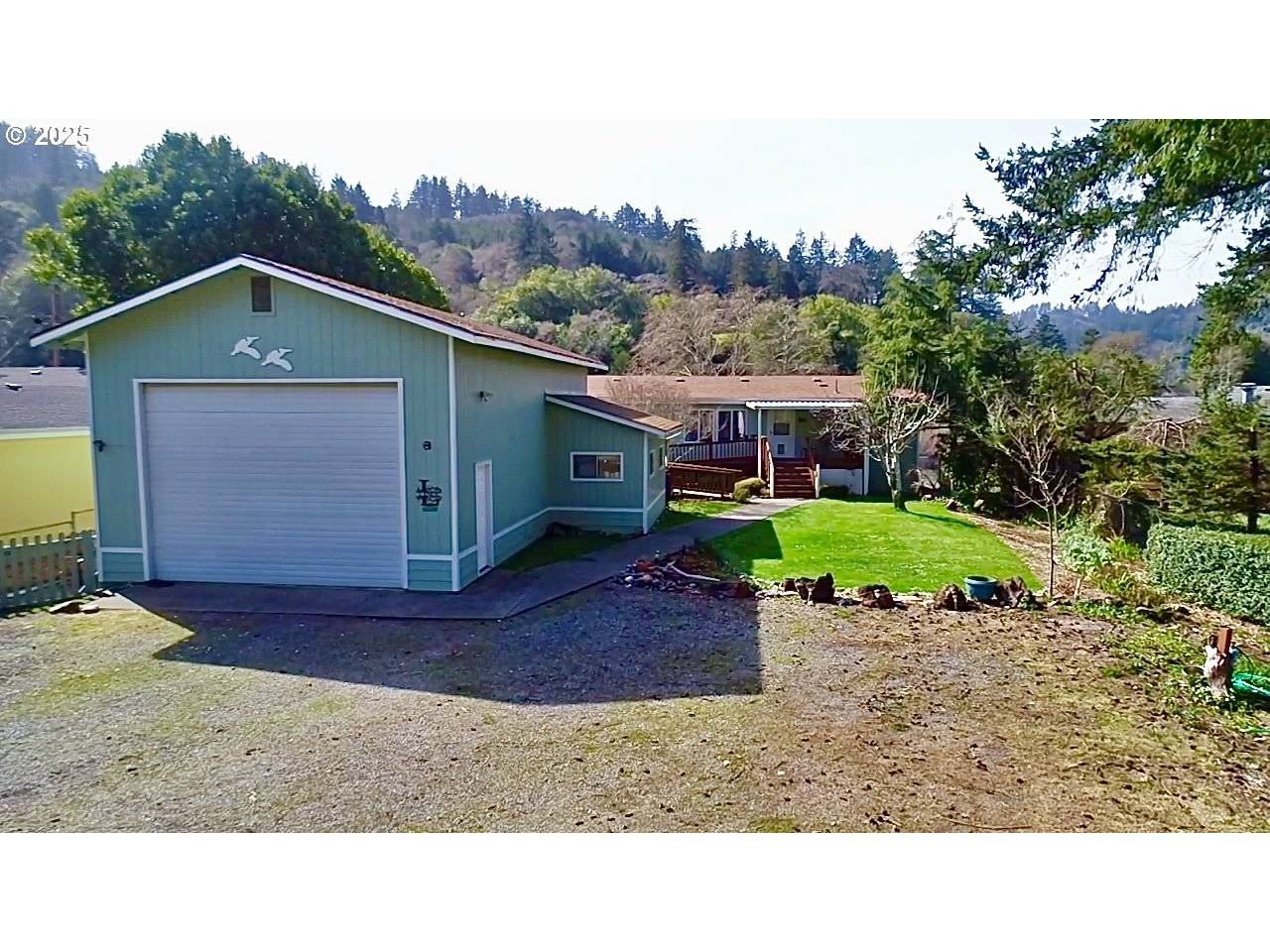 Brookings, OR 97415,98412 N BANK CHETCO RIVER RD