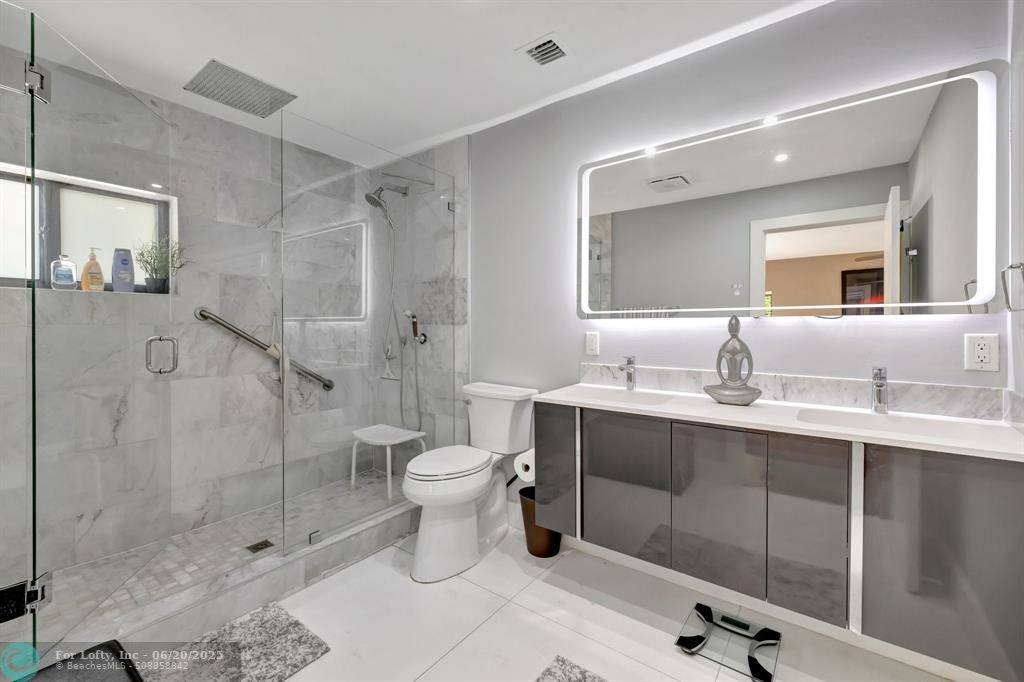 Wilton Manors, FL 33334,422 NE 27th St