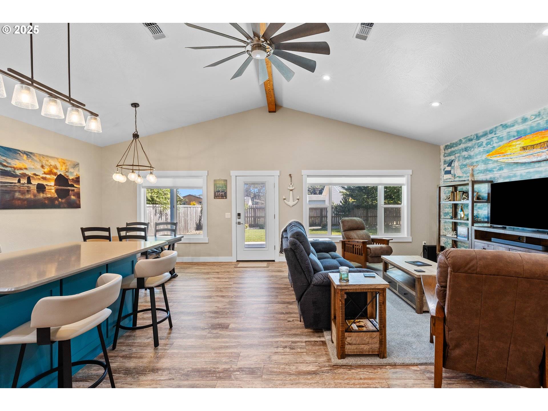 Bandon, OR 97411,875 12TH ST SW