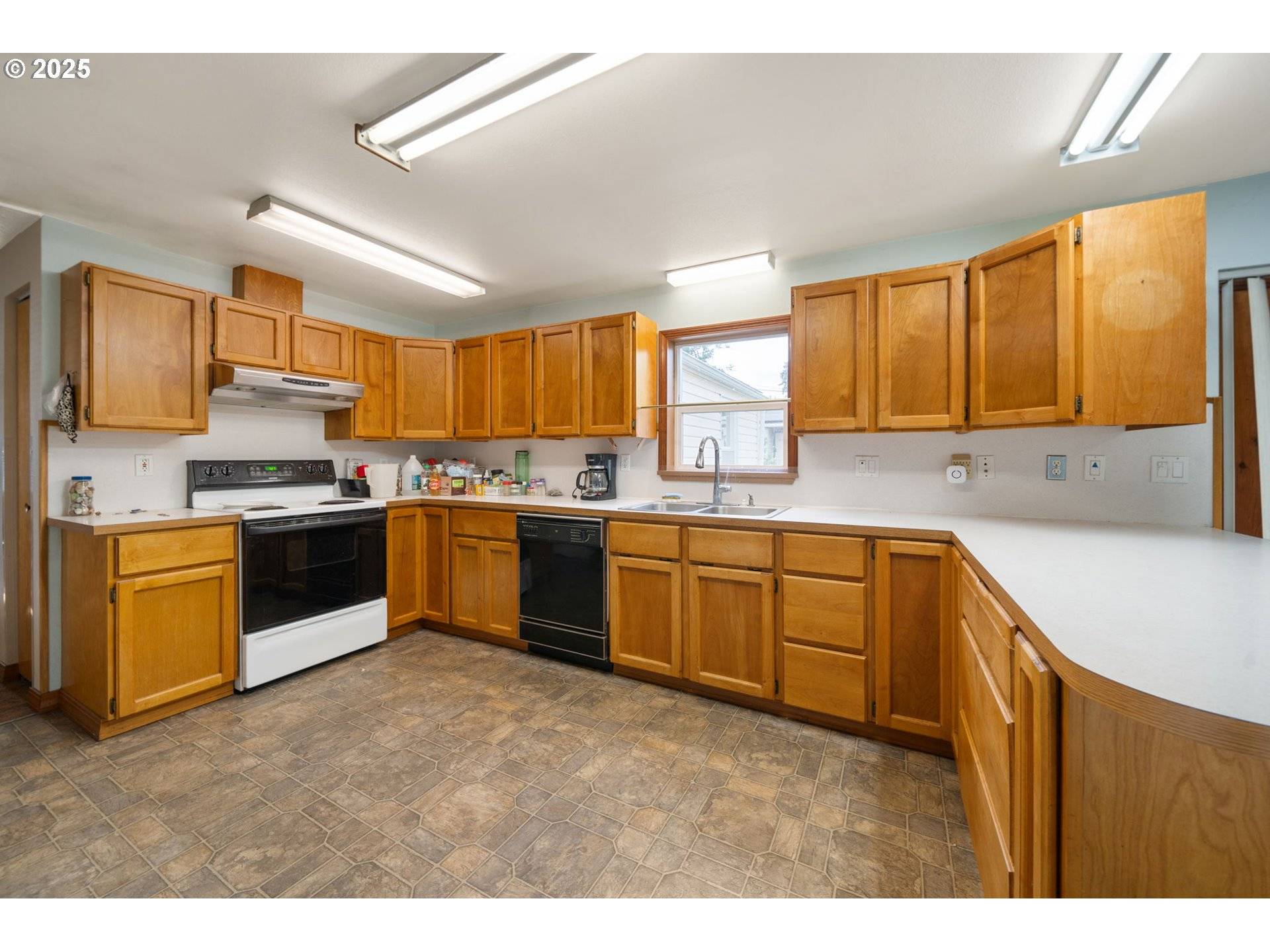 Portland, OR 97236,4616 SE 128TH AVE