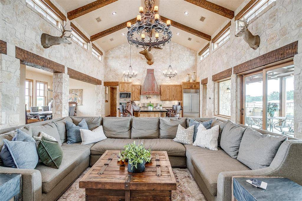Whitesboro, TX 76273,390 Chisum Trail Road