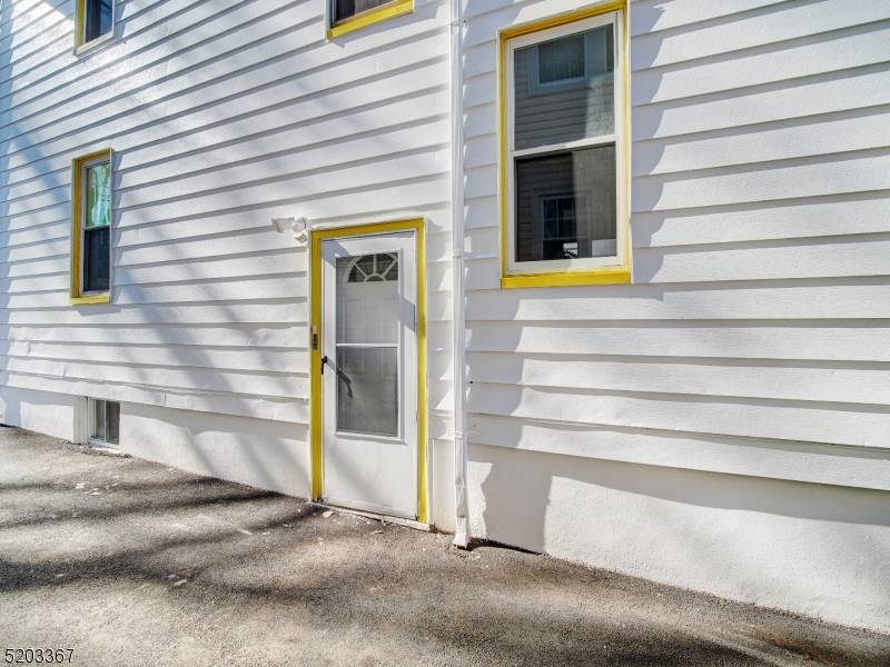 Montclair Twp., NJ 07042,7 Wilfred St #2
