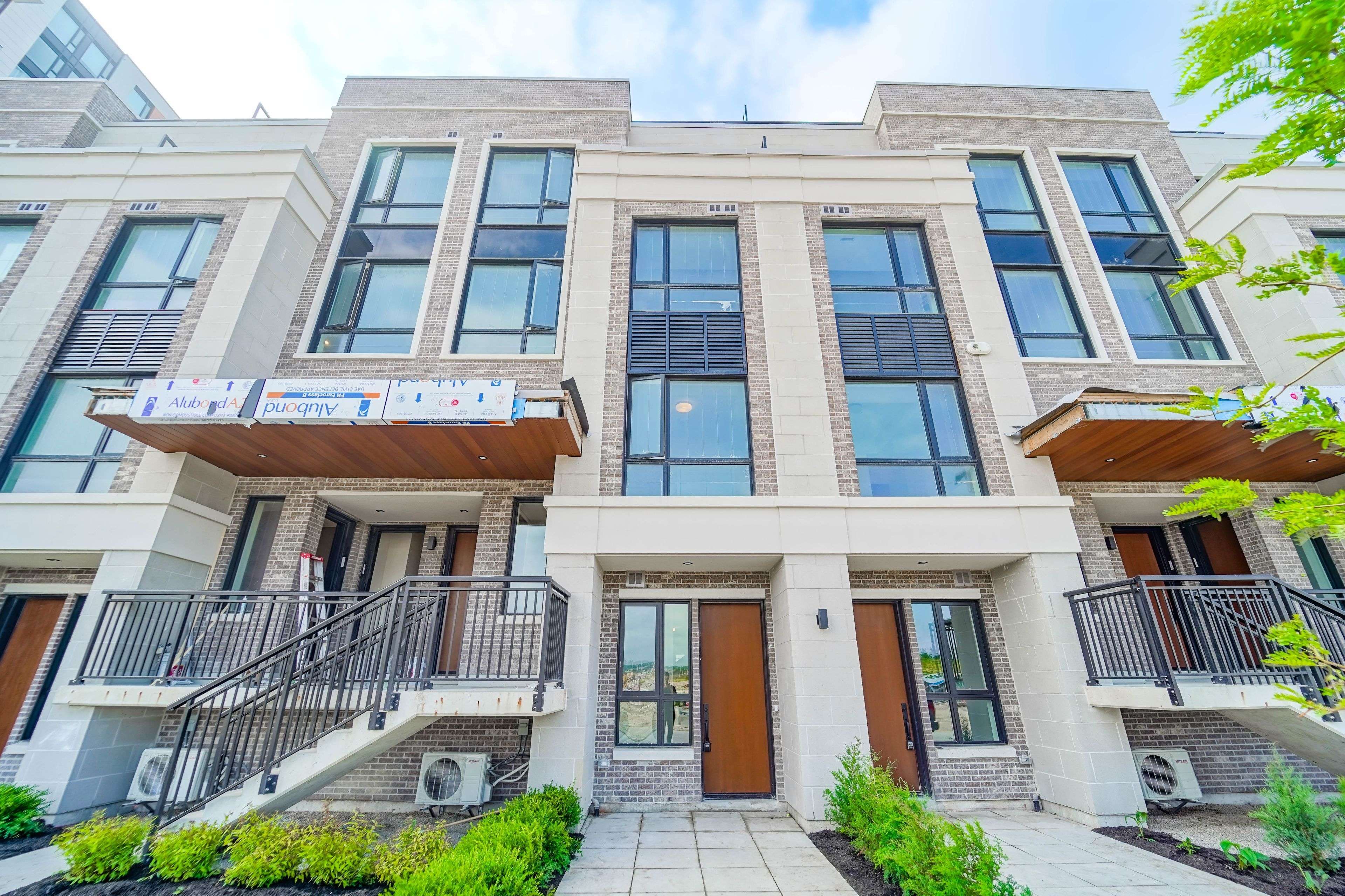 Richmond Hill, ON L4S 0P4,67 Saigon DR #A105