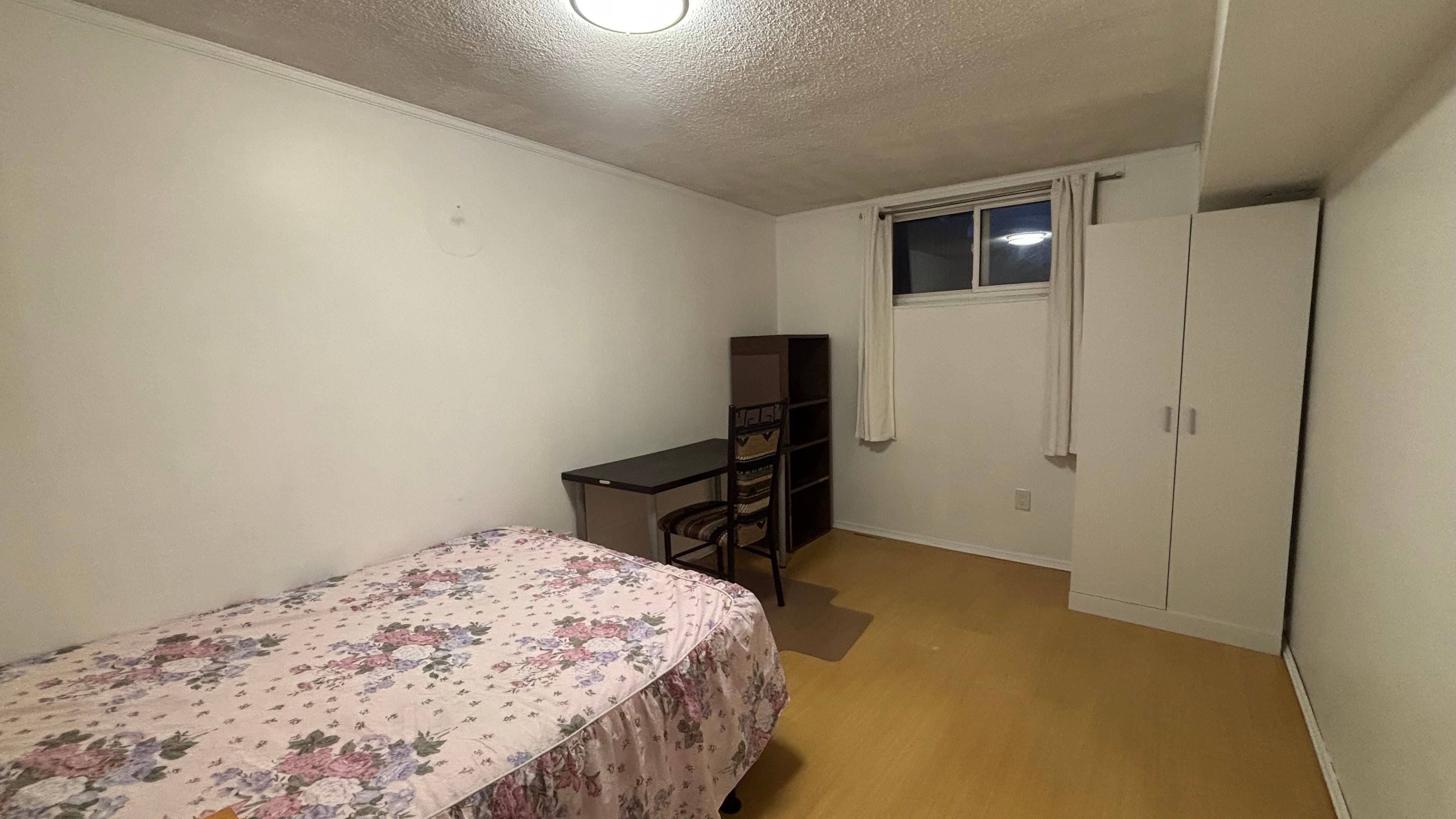 Mississauga, ON L5C 1J8,865 Consort CRES #Upper Basement