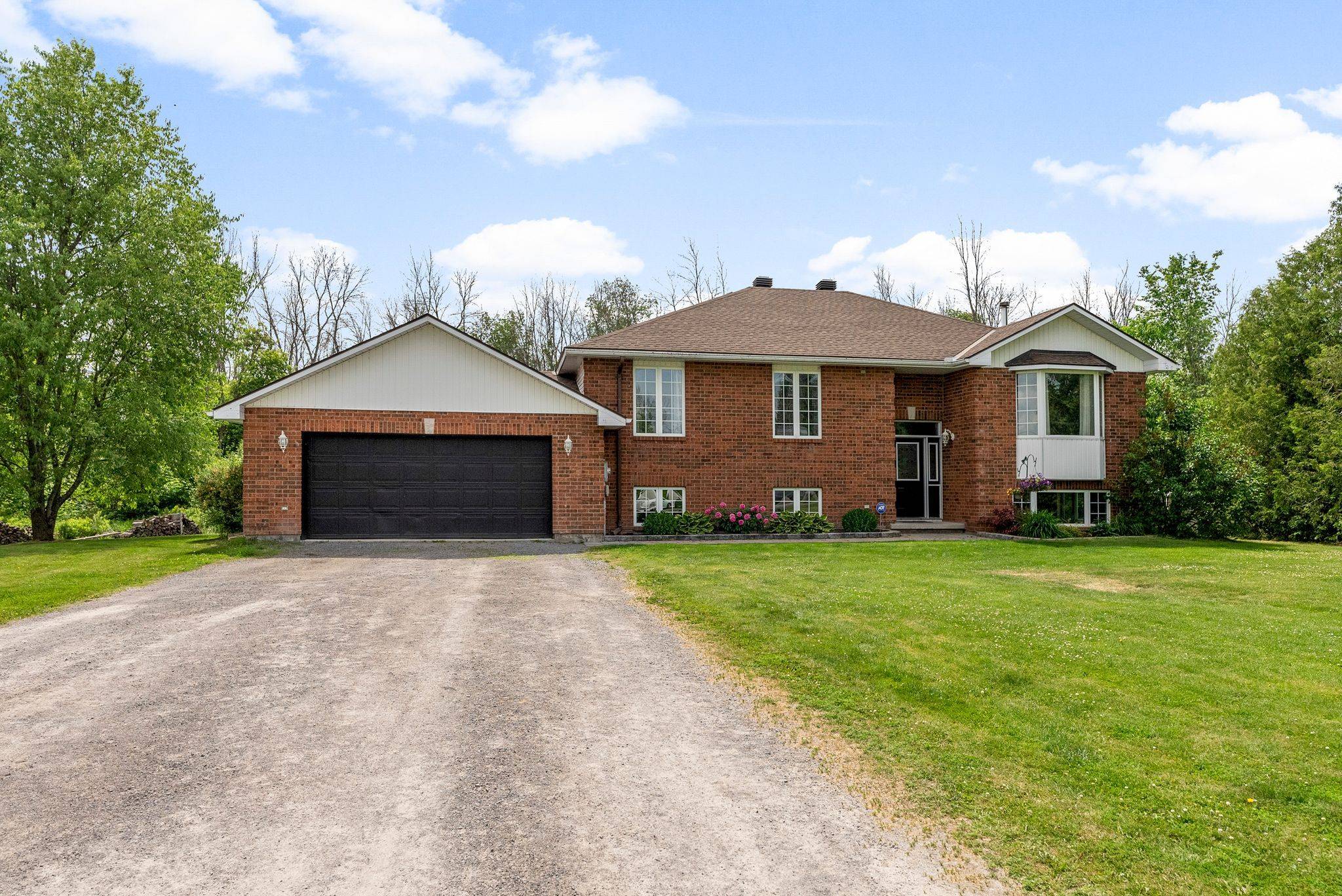 Mcnab/braeside, ON K7S 3G9,79 Mountain View RD