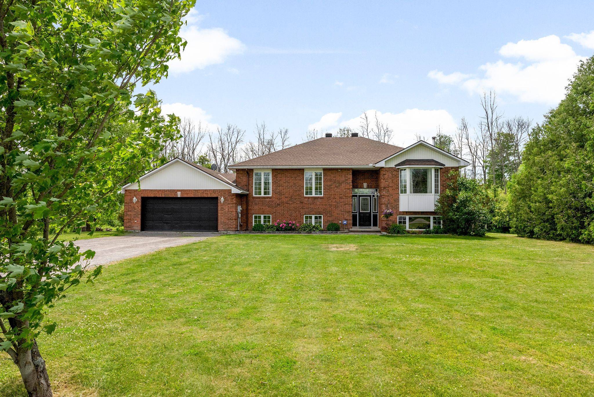 Mcnab/braeside, ON K7S 3G9,79 Mountain View RD