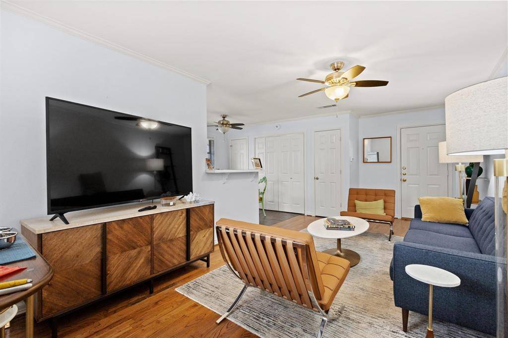 Dallas, TX 75219,4222 Newton Avenue #203