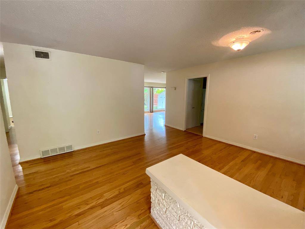 Dallas, TX 75218,10457 Solta Drive