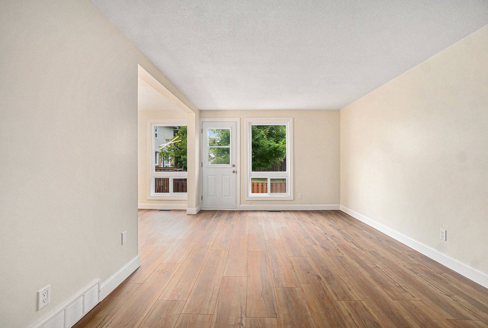 Barrhaven, ON K2J 1N1,33 Thistledown CT