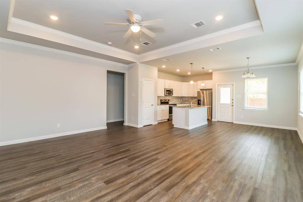 Cleburne, TX 76031,78 Tremont Street