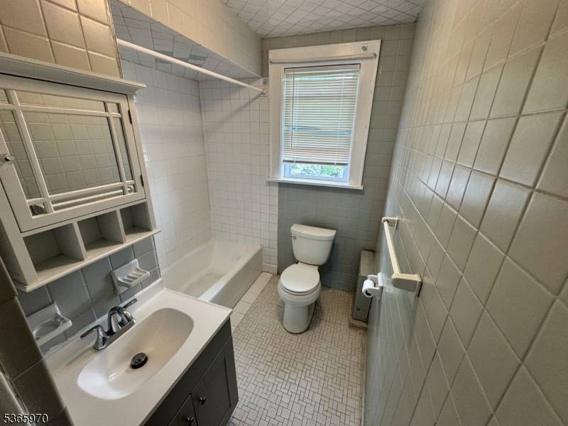 Prospect Park Boro, NJ 07508,156 Brown Ave #2