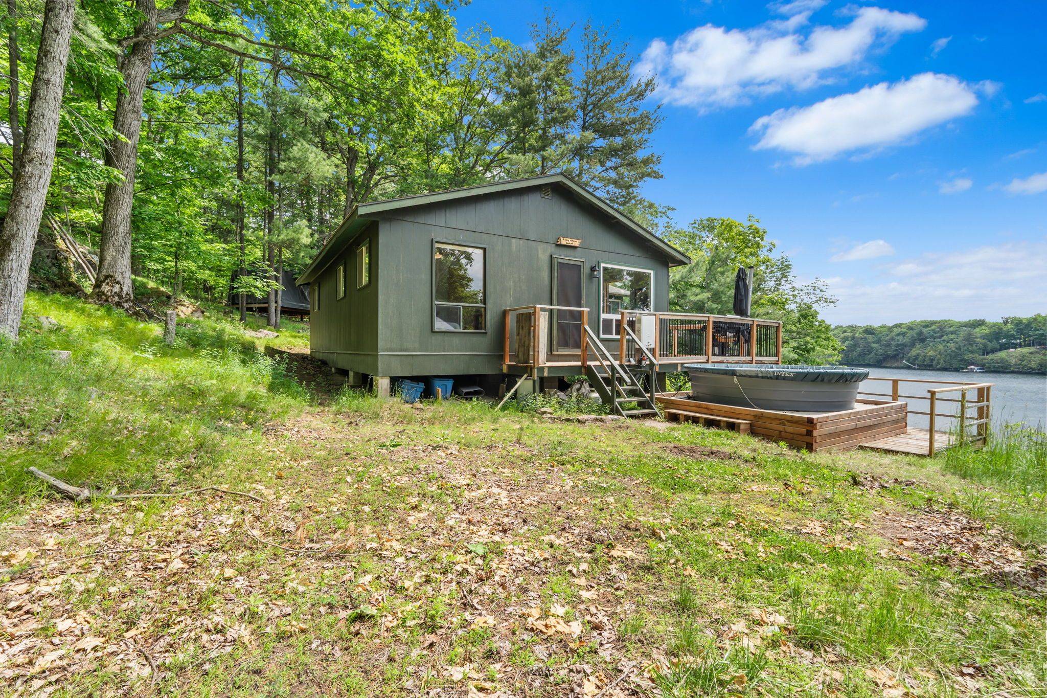 Rideau Lakes, ON K0G 1E0,49 Sleepy Hollow RD