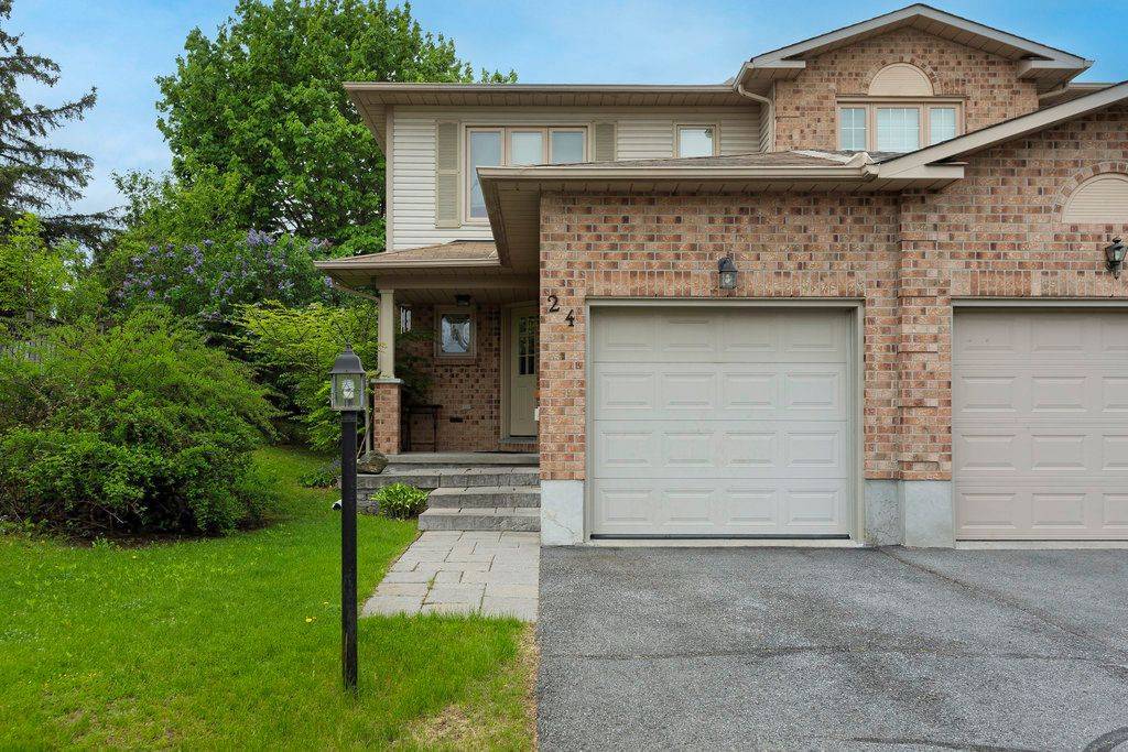 Stittsville - Munster - Richmond, ON K2S 1R3,24 Ravenscroft CT