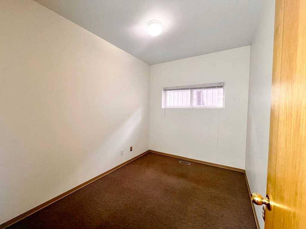 Calgary, AB T3C2E9,4131 Bow TRL SW
