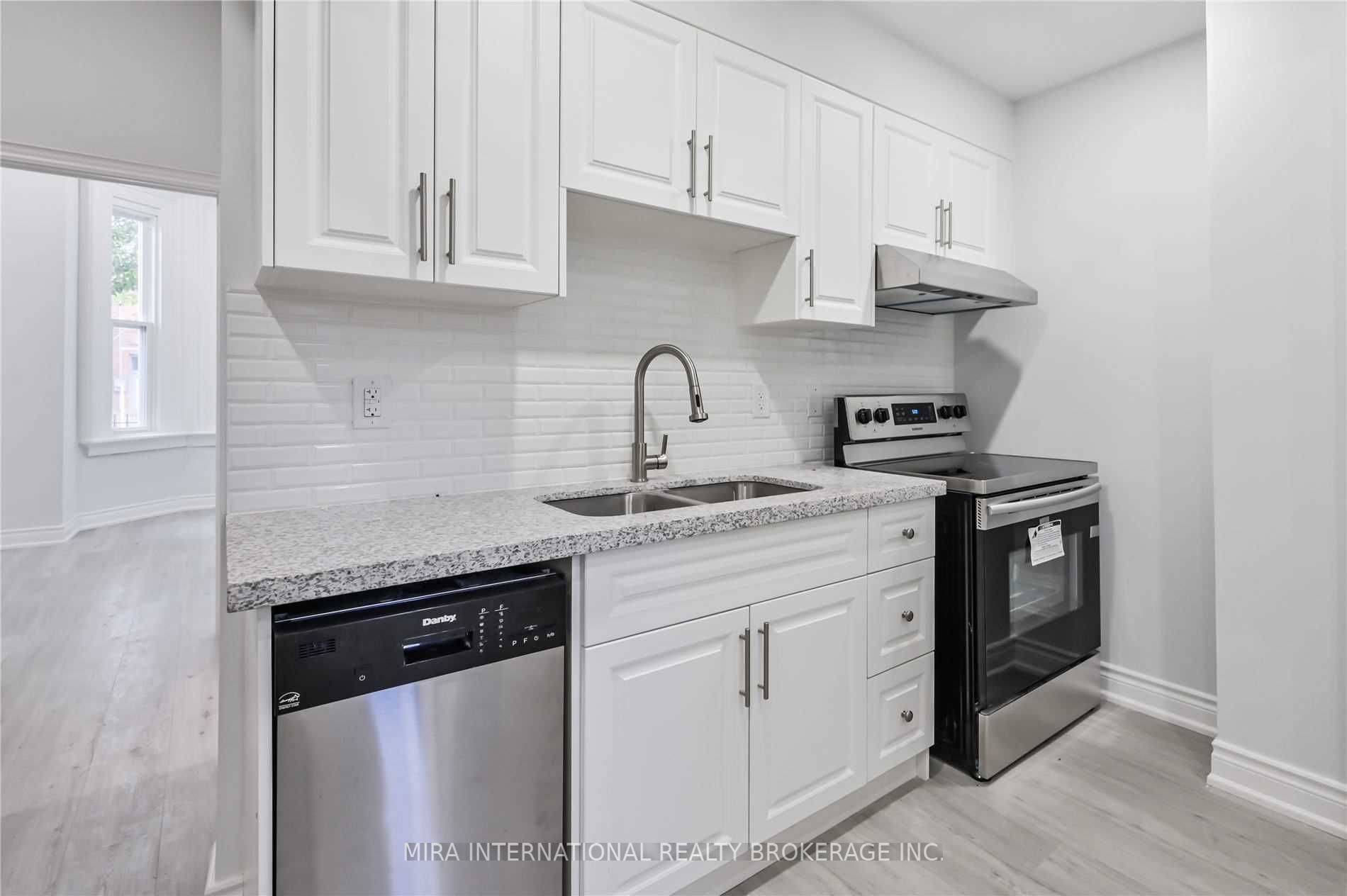 Toronto C08, ON M5A 2A8,414 Dundas ST E #101