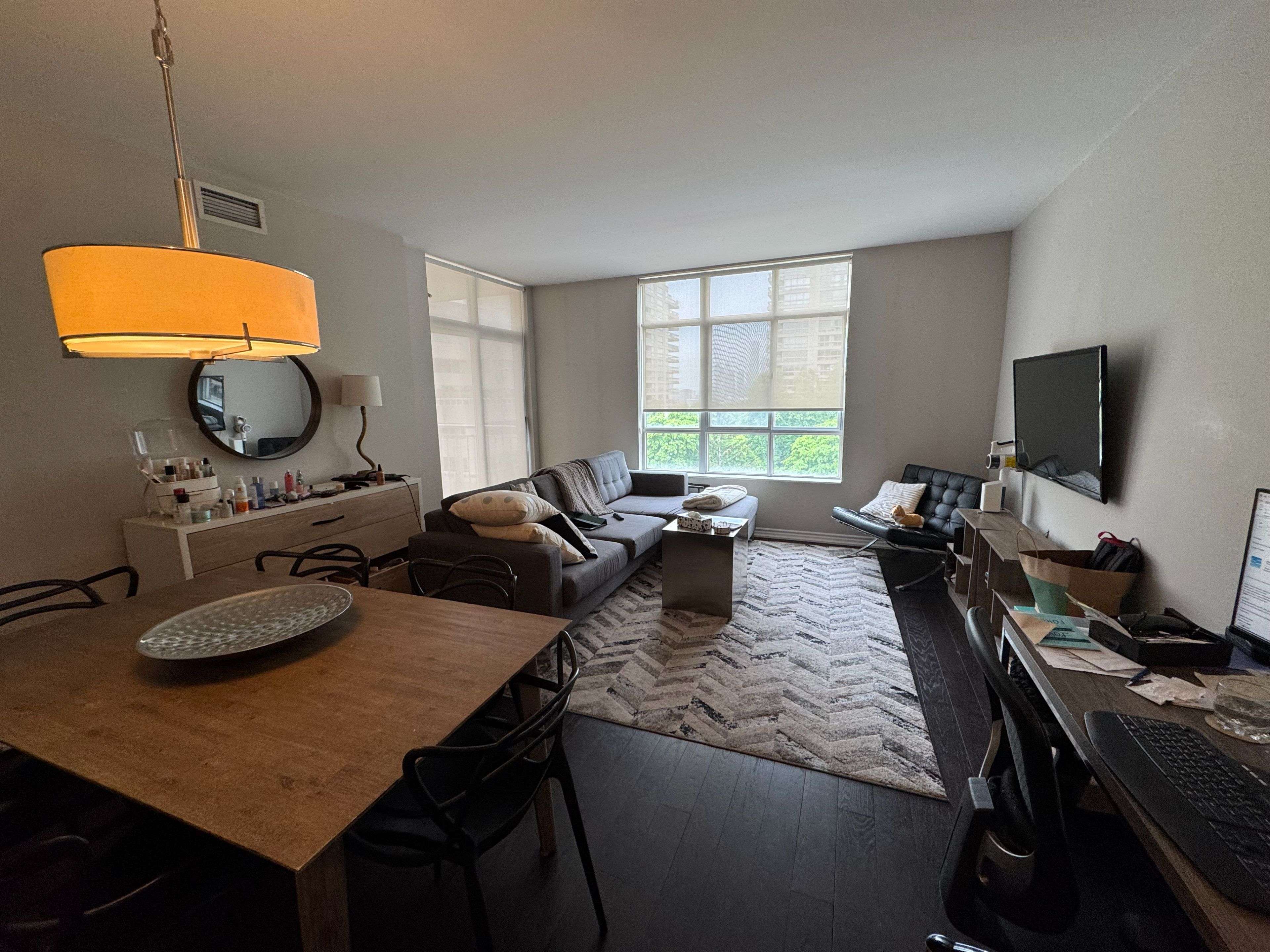 Toronto C02, ON M4V 3C4,1 Deer Park CRES #803