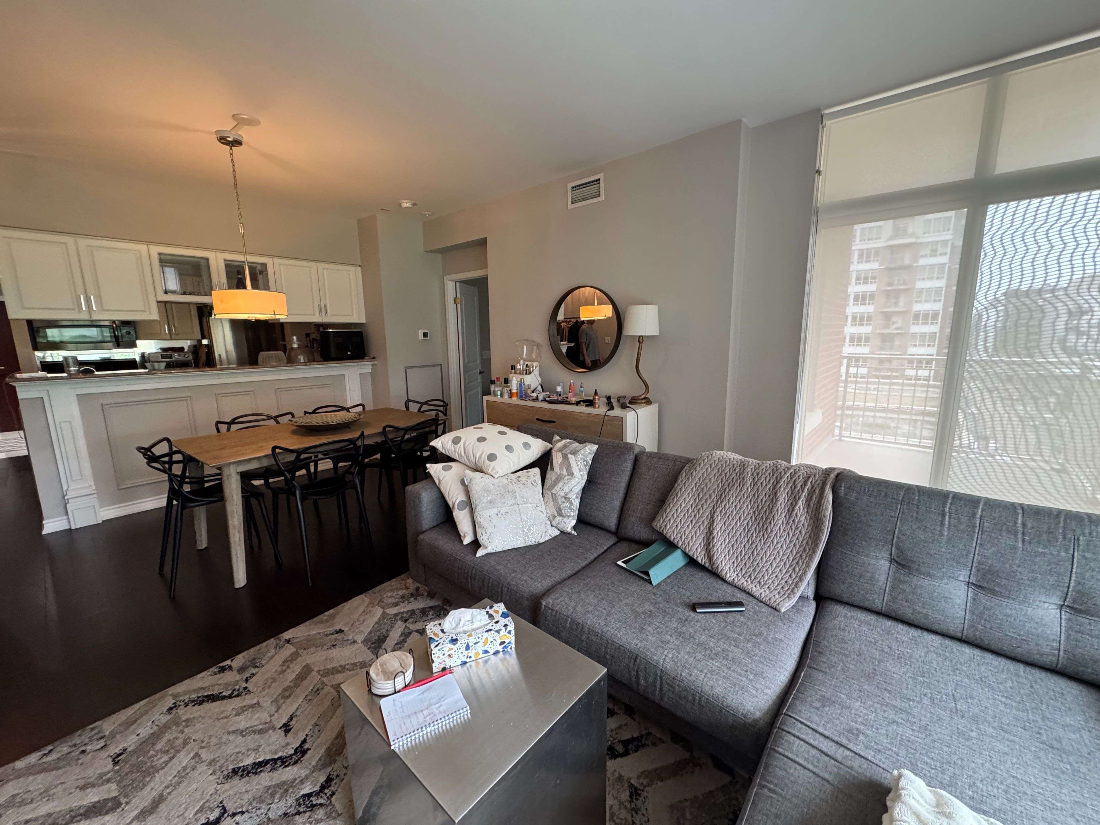 Toronto C02, ON M4V 3C4,1 Deer Park CRES #803