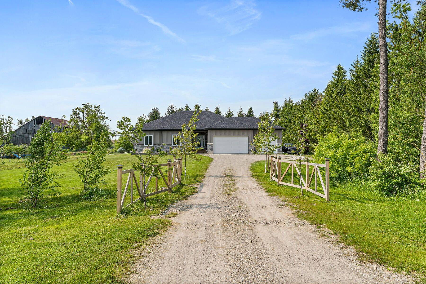 Mulmur, ON L9V 0W4,706183 County Rd 21 N/A
