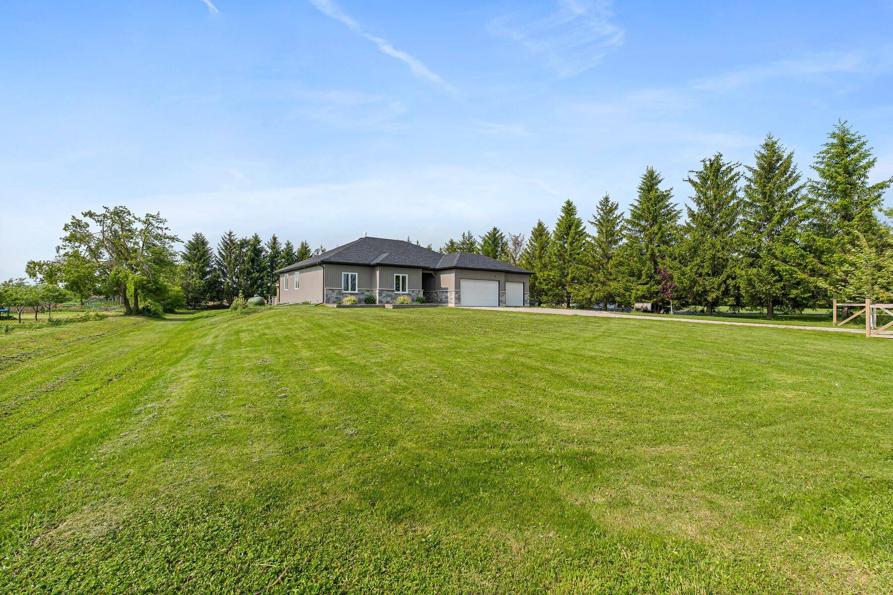 Mulmur, ON L9V 0W4,706183 County Rd 21 N/A