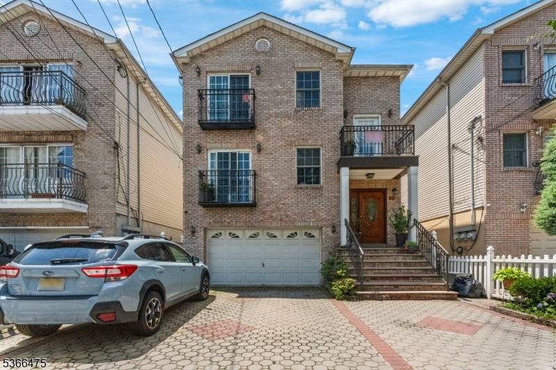 Newark City, NJ 07105,401-403 E Kinney St