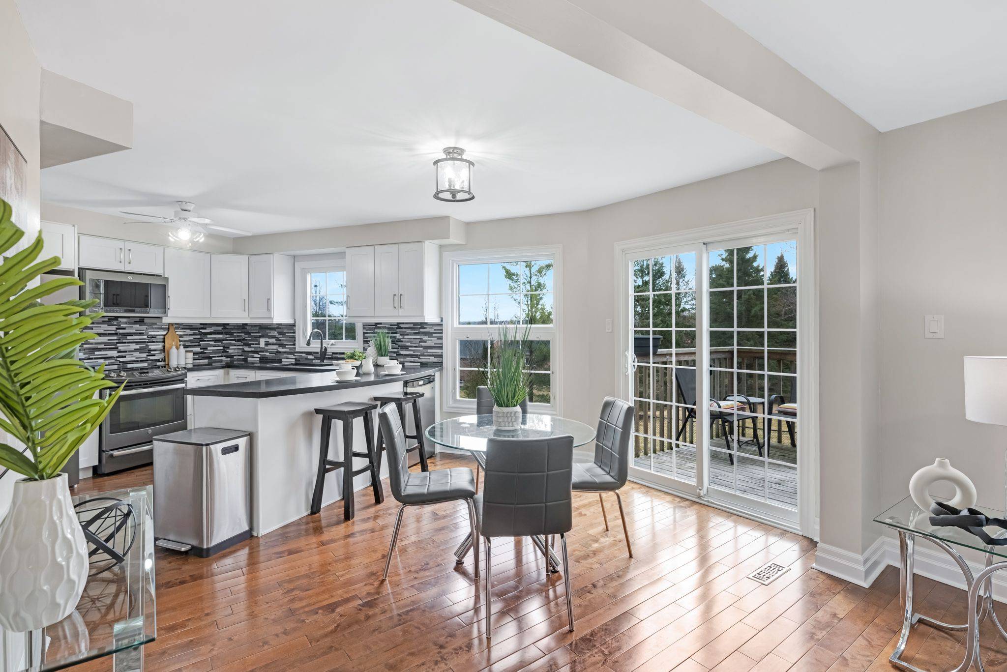 Uxbridge, ON L9P 1G2,6 Adams CT #6