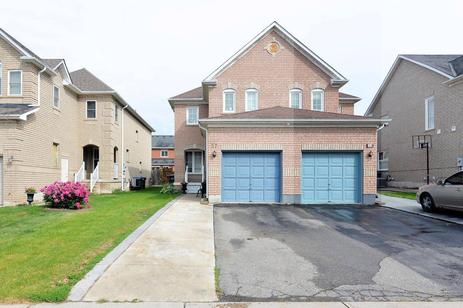 Brampton, ON L6R 1R6,37 Prairie Rose CIR
