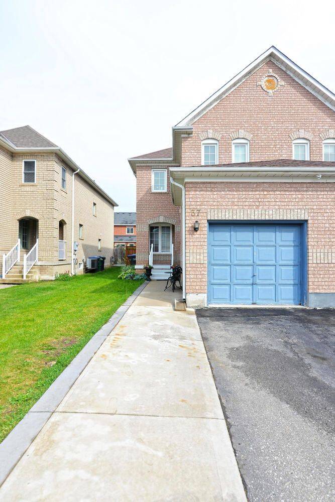 Brampton, ON L6R 1R6,37 Prairie Rose CIR