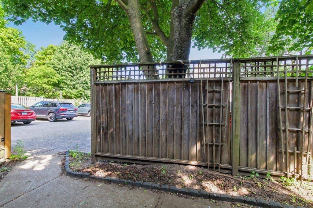 London East, ON N6B 2C1,561 Princess AVE #2