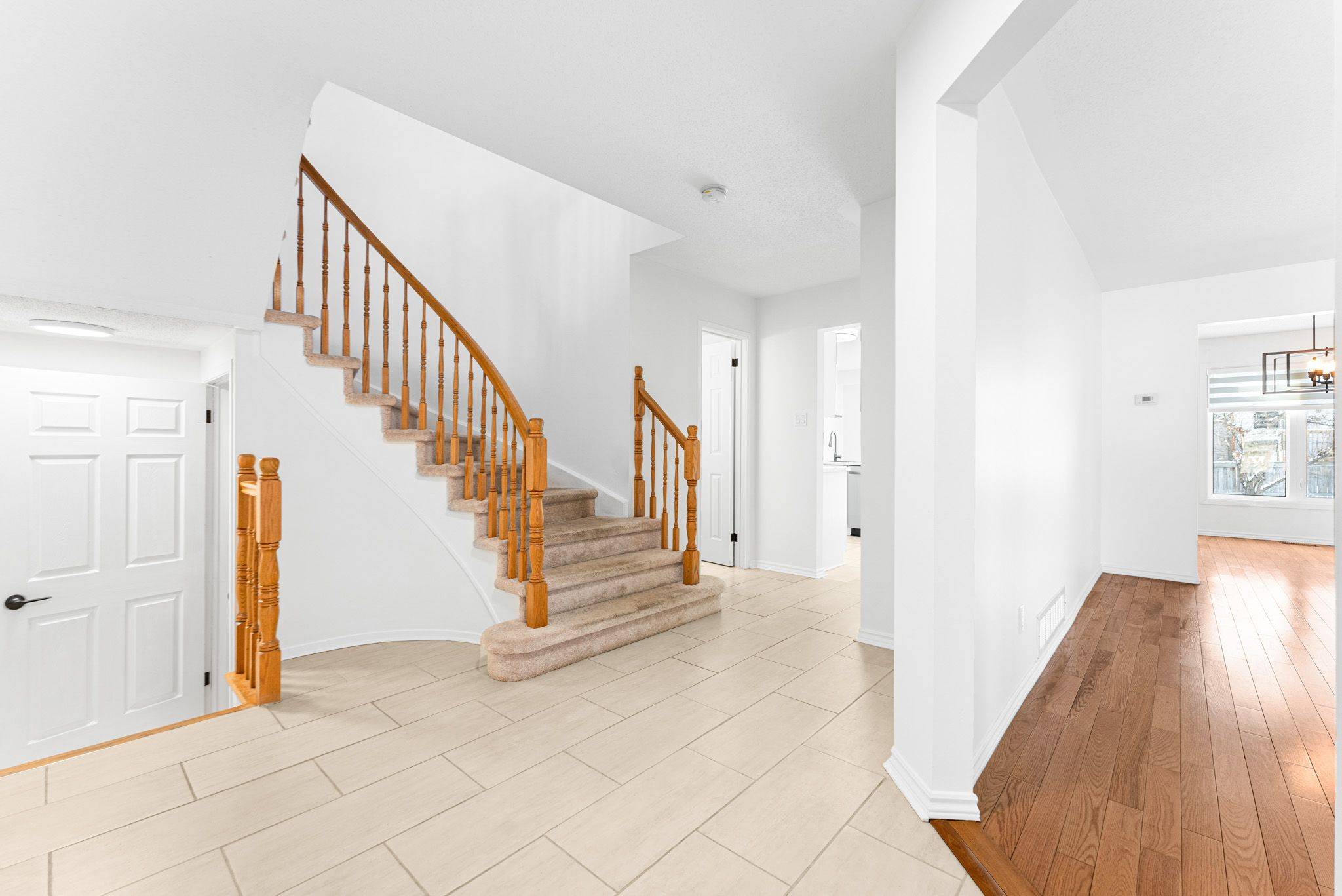 Kanata, ON K2K 2R8,33 Inverary DR