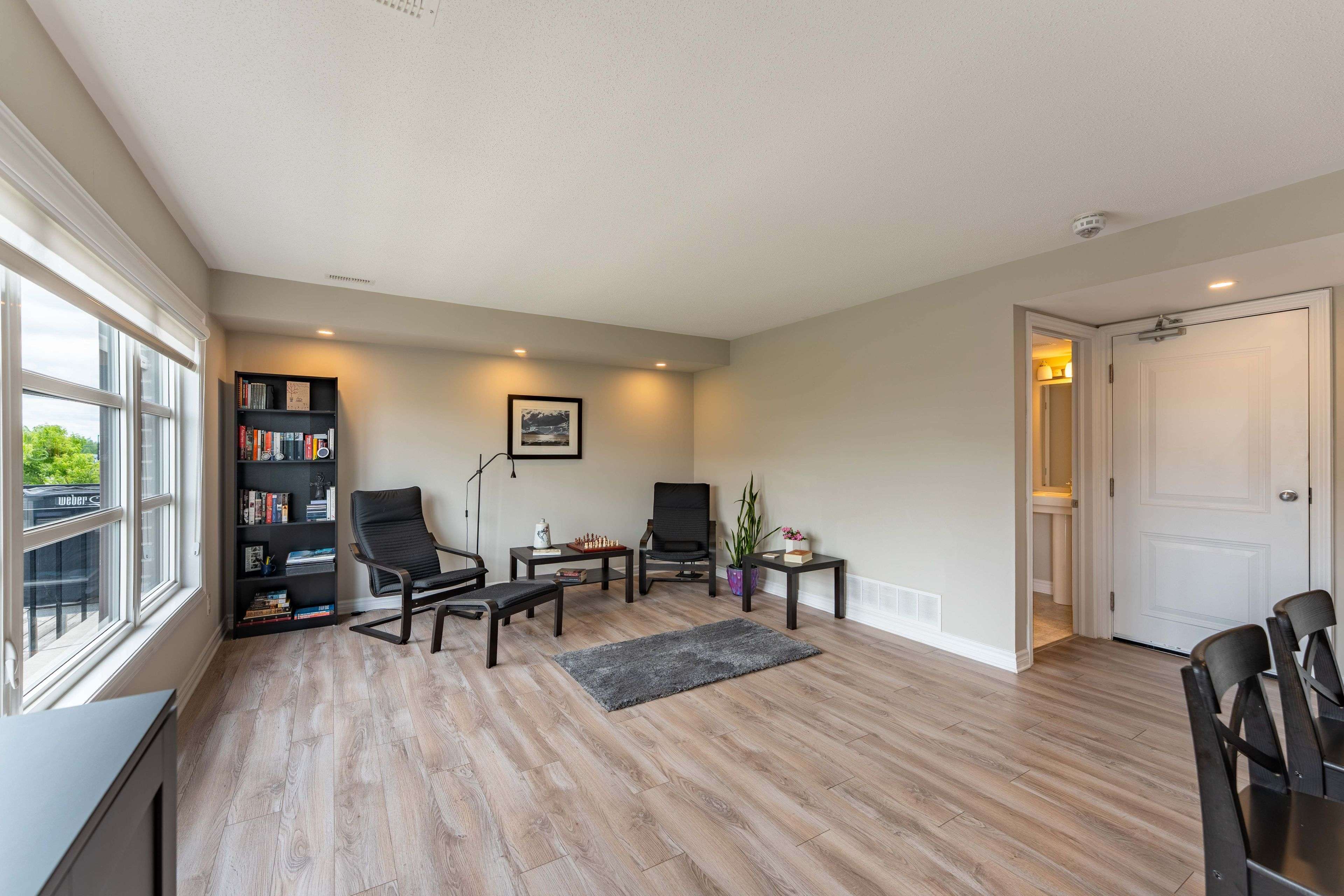Barrhaven, ON K2J 5X2,735 Chapman Mills DR