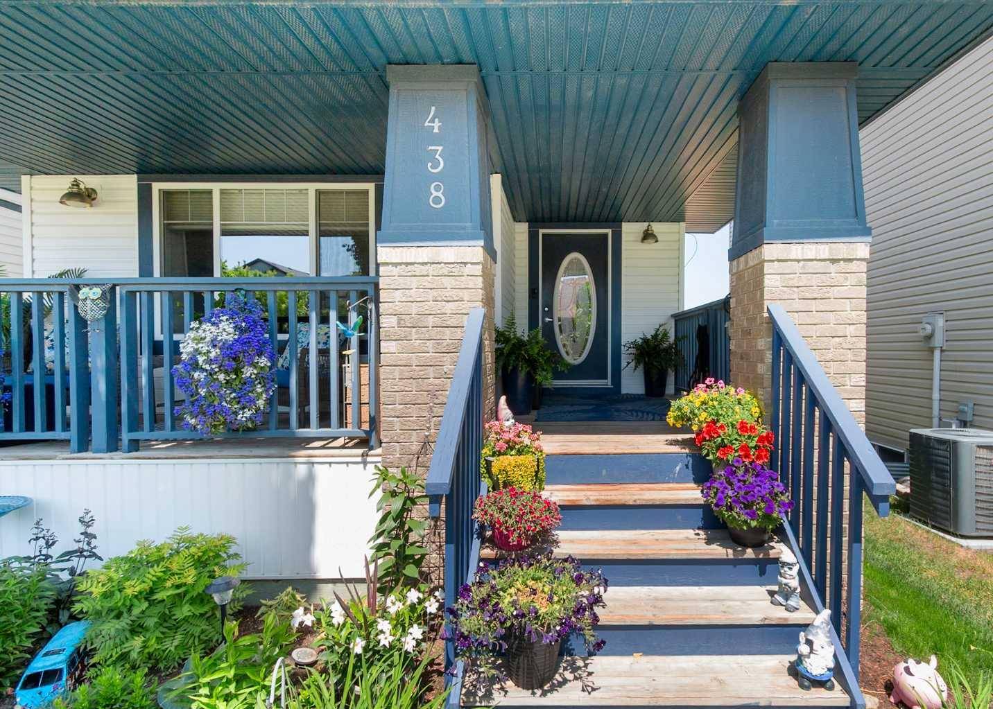 Airdrie, AB T4B 3N2,438 Sagewood DR SW