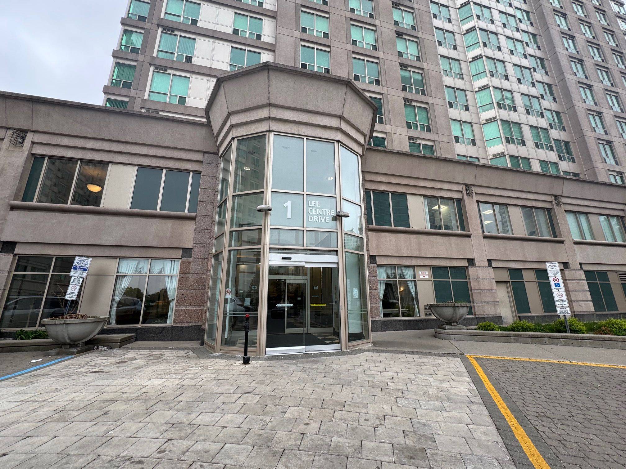 Toronto E09, ON M1H 3J2,1 Lee Centre DR #511
